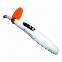 Led Bytec Light उपचार करता है