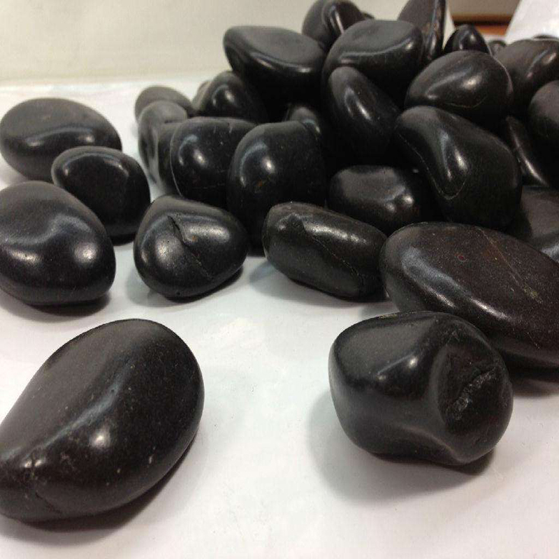 Polyurethane Coated High Polished Natural Black Pebbles For Garden Decoration And Landscaping Size: 30mm To 60mm