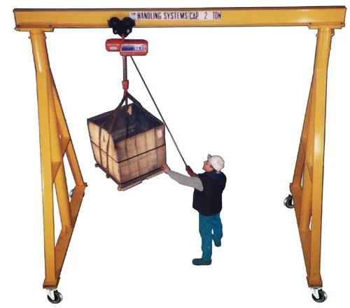 Fie-141 Mobile Floor Crane Application: Workshop