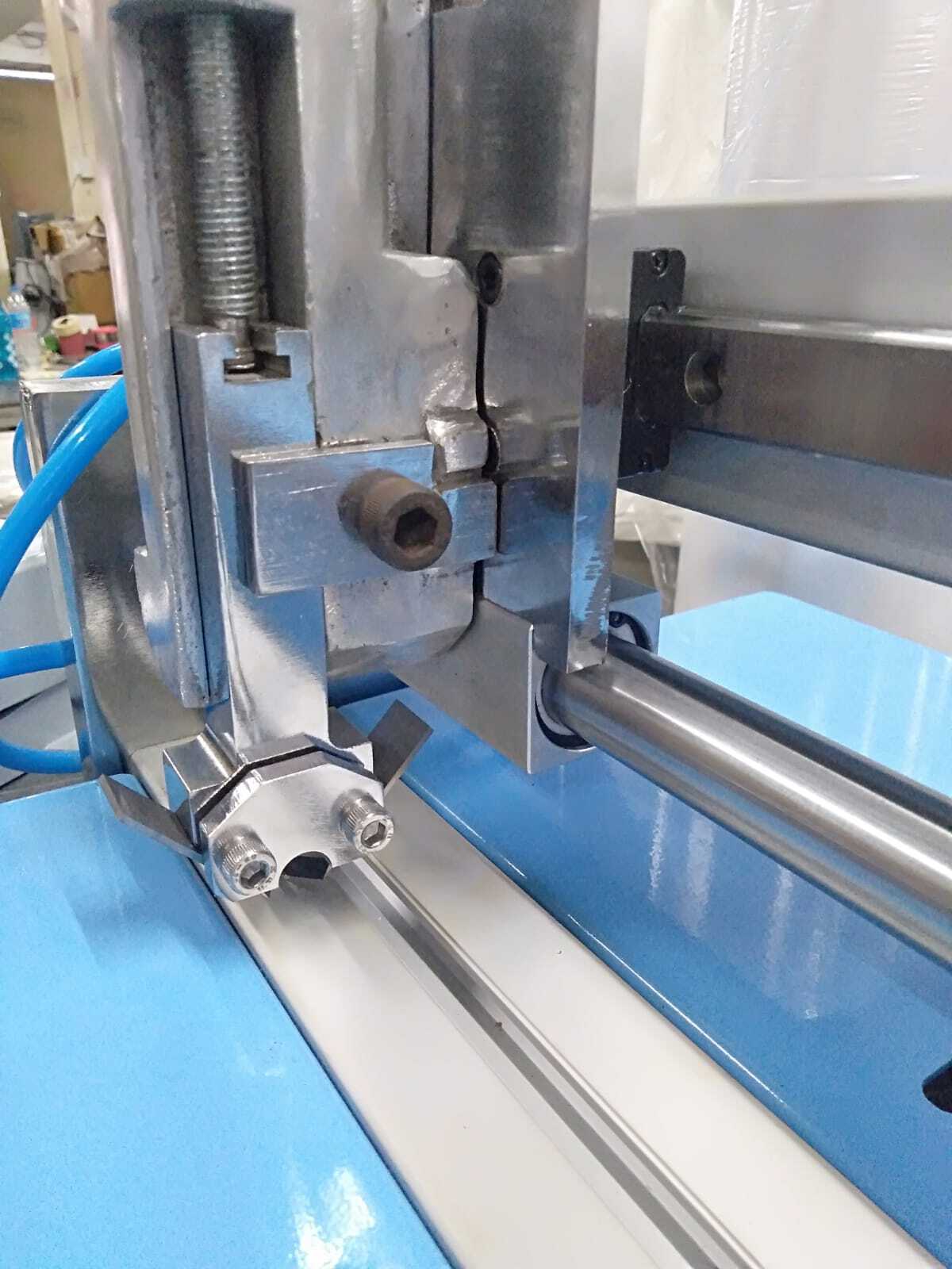 Pneumatic V Grooving Machine - Accuracy: 0.05mm Mm