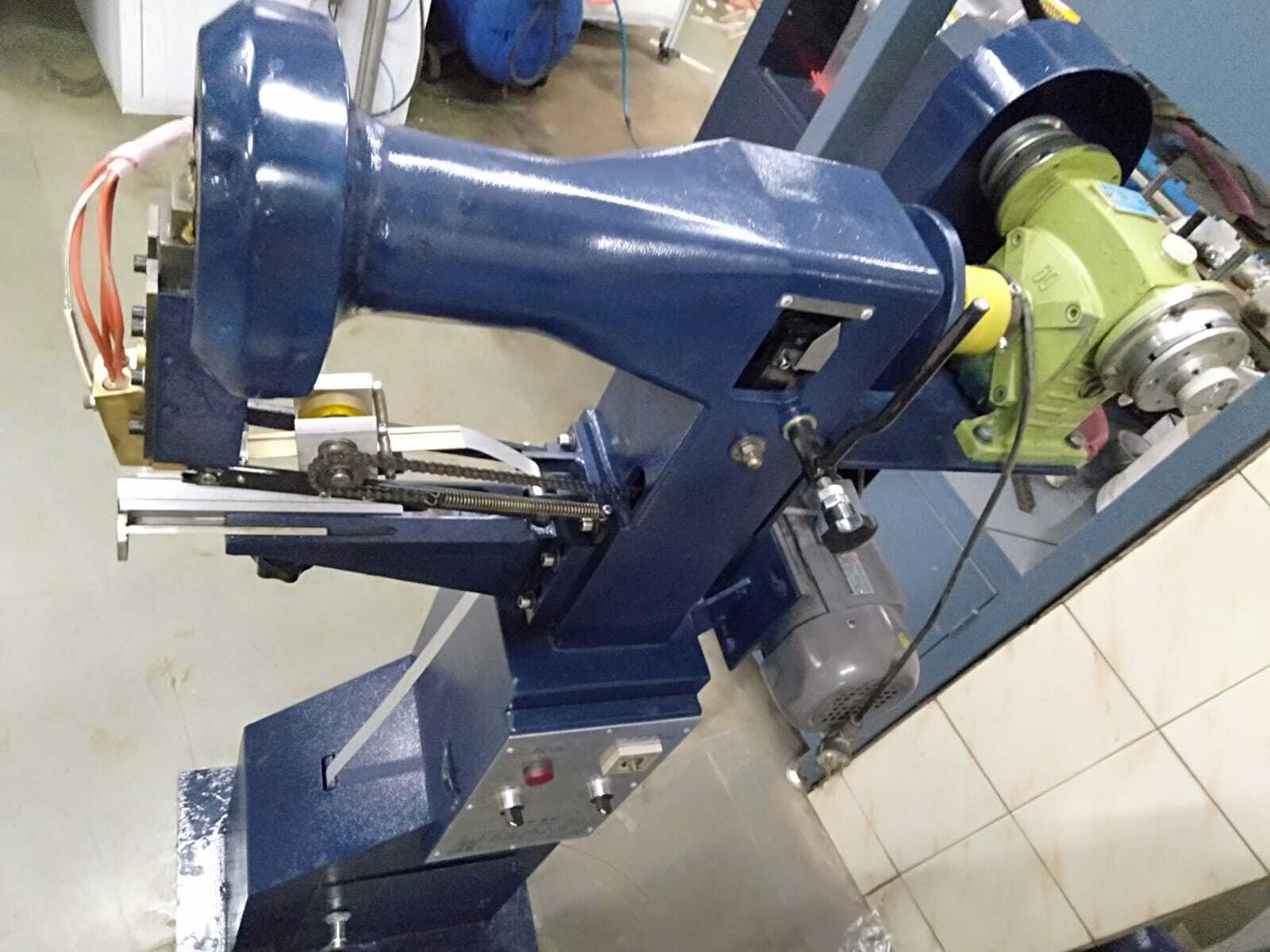 Automatic Box Tapping Machine