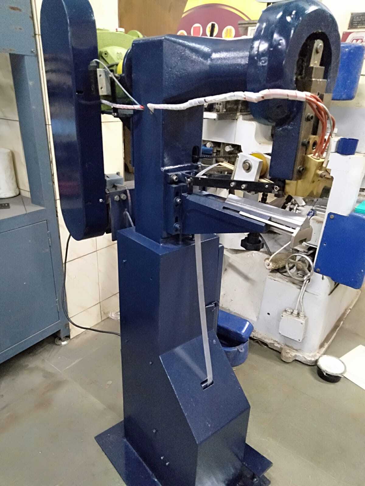 Automatic Box Tapping Machine