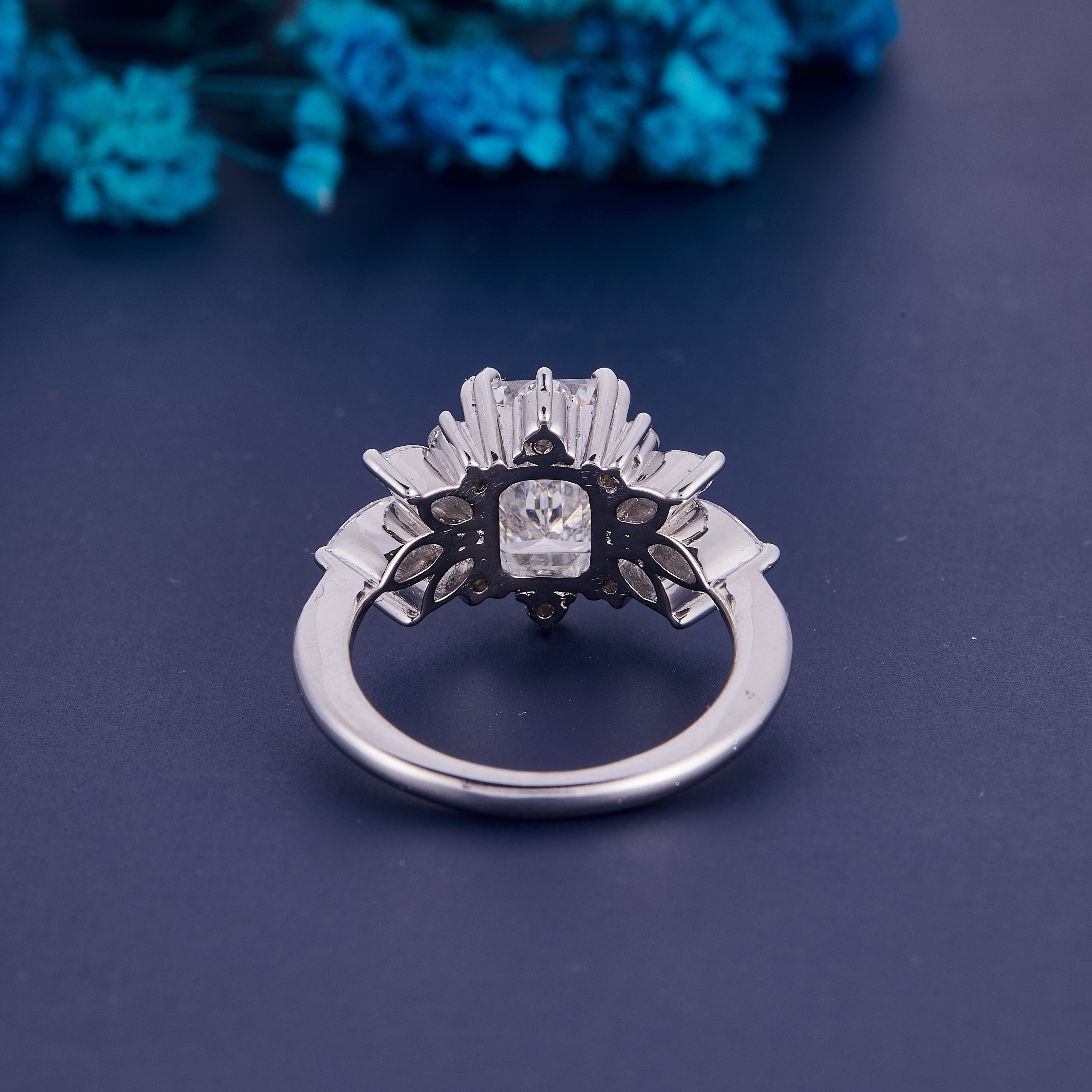 Ring 16.1 - Diamond Carat Weight: 1.0 Carat