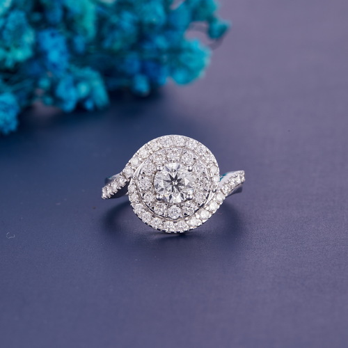 Ring 17.1 - Diamond Carat Weight: 0.70 Carat