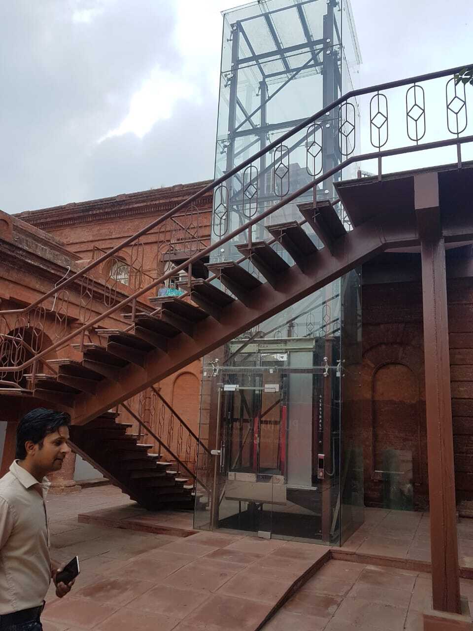 Dumbwaiter Lift - Machine Room Size: Customized As Per Order