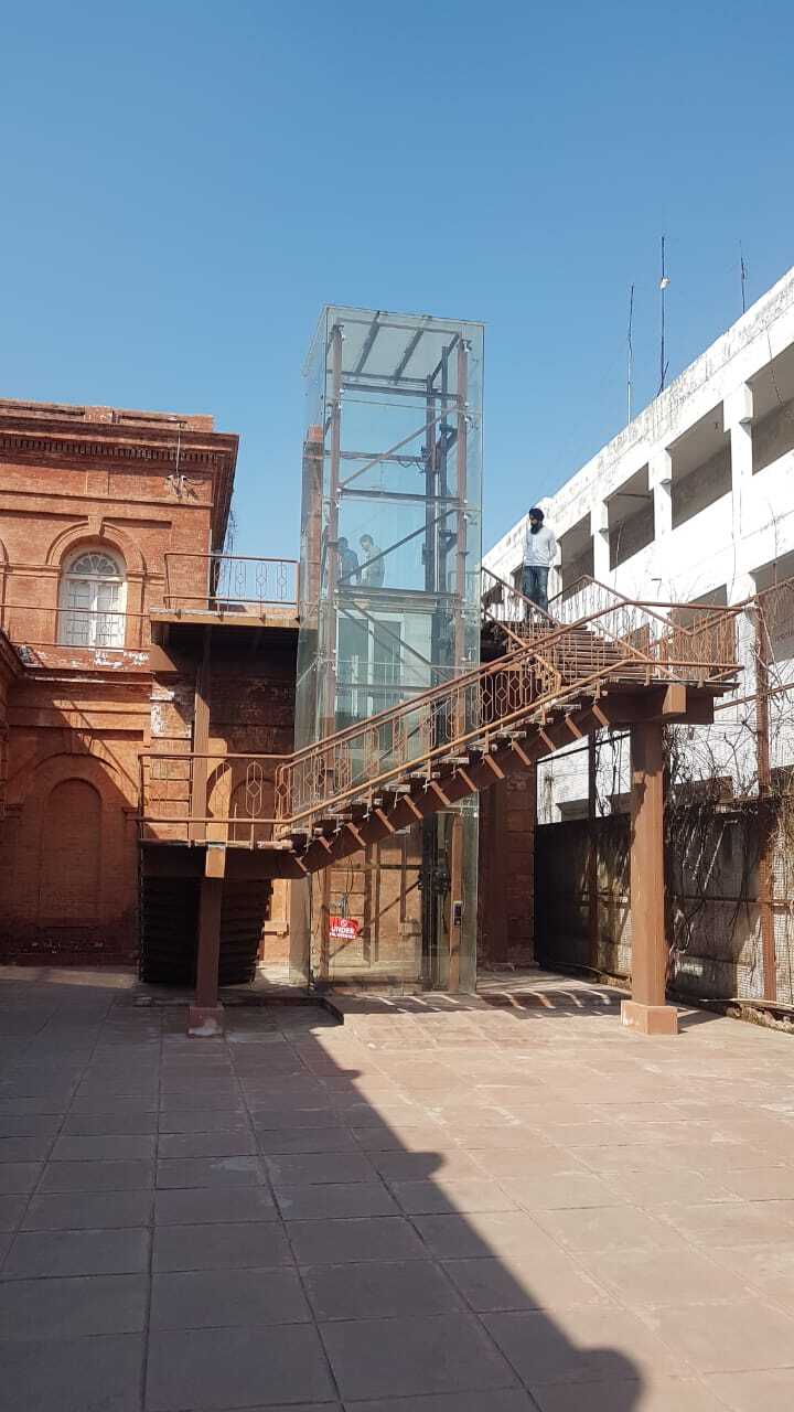 Dumbwaiter Lift - Machine Room Size: Customized As Per Order