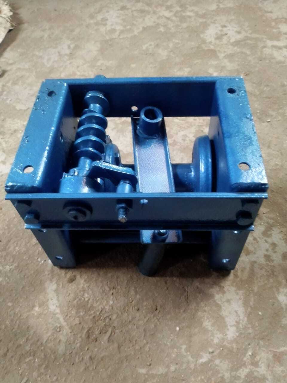 Worm Gear Winch Machine - Power Source: Hand