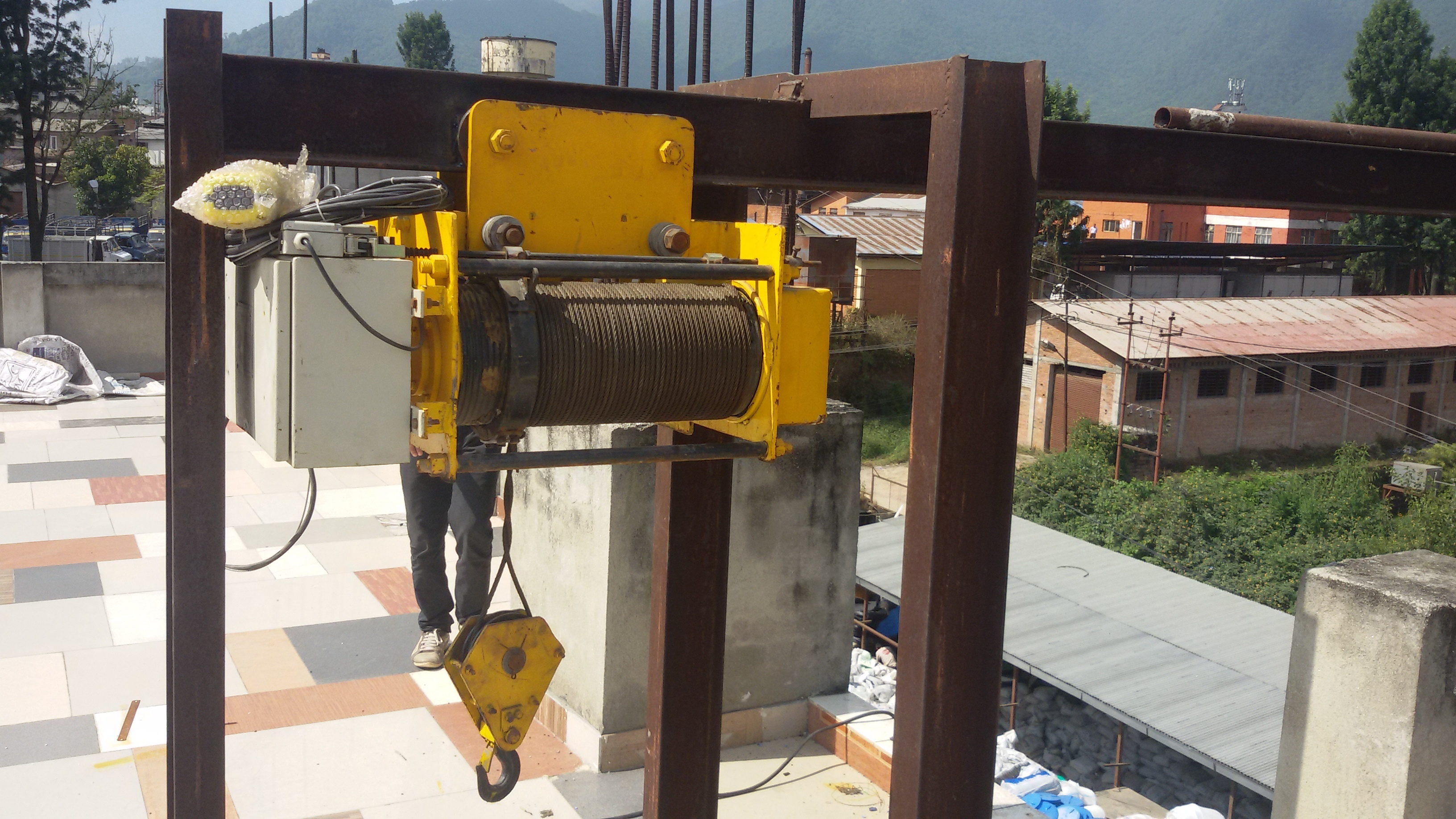Electric Wire Rope Hoist - 3 Phase, 0.5 Mt - 20 Mt Capacity | High Efficiency, Durable Yellow Sling, Custom Length