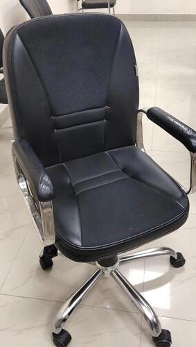 Desk Chairs - Color: Black