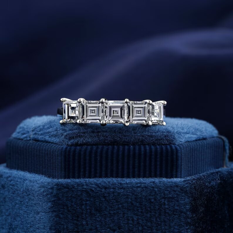 Ring 20.1 - Diamond Carat Weight: 0.20 Carat