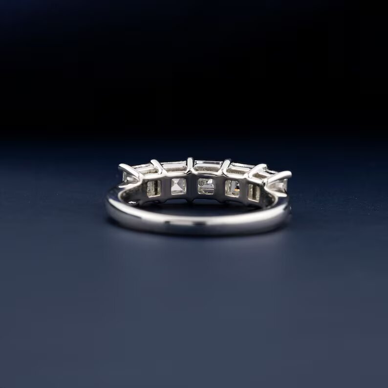 Ring 20.1 - Diamond Carat Weight: 0.20 Carat