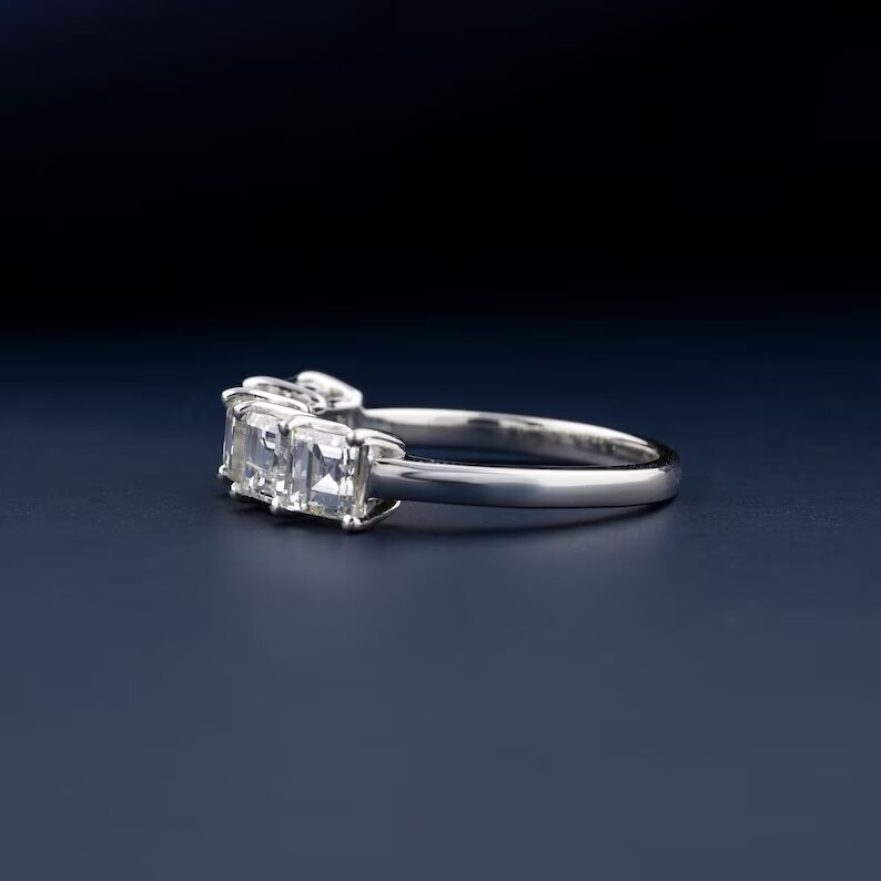 Ring 20.1 - Diamond Carat Weight: 0.20 Carat