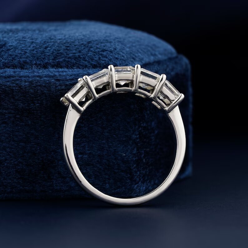 Ring 20.1 - Diamond Carat Weight: 0.20 Carat