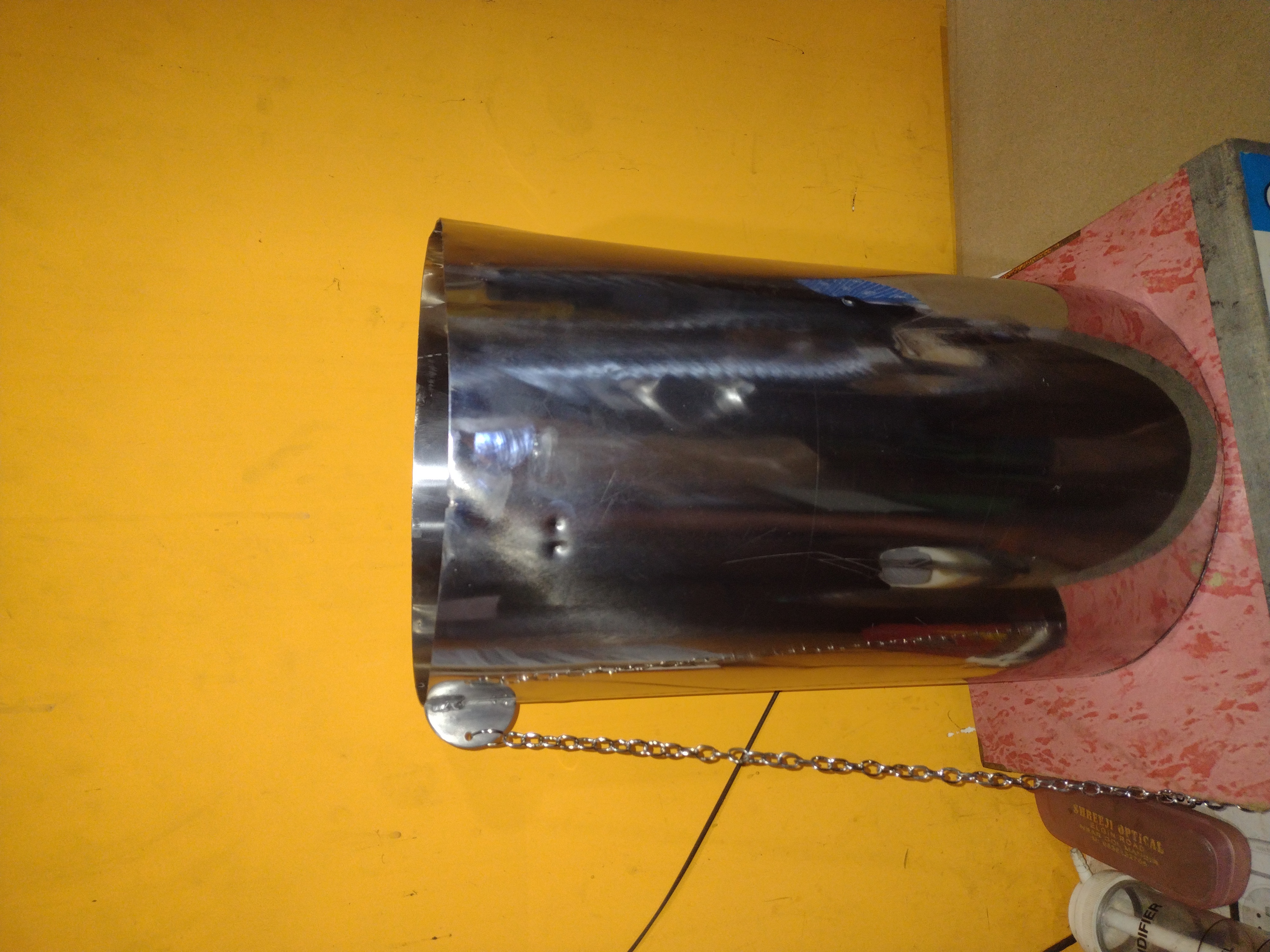 Ss 304 Stainless Steel Dust Bin - Diameter 250 Mm, Length 400 Mm, Thickness 0.7 Mm | Efficient Waste Collection With 1 Meter Ss Chain