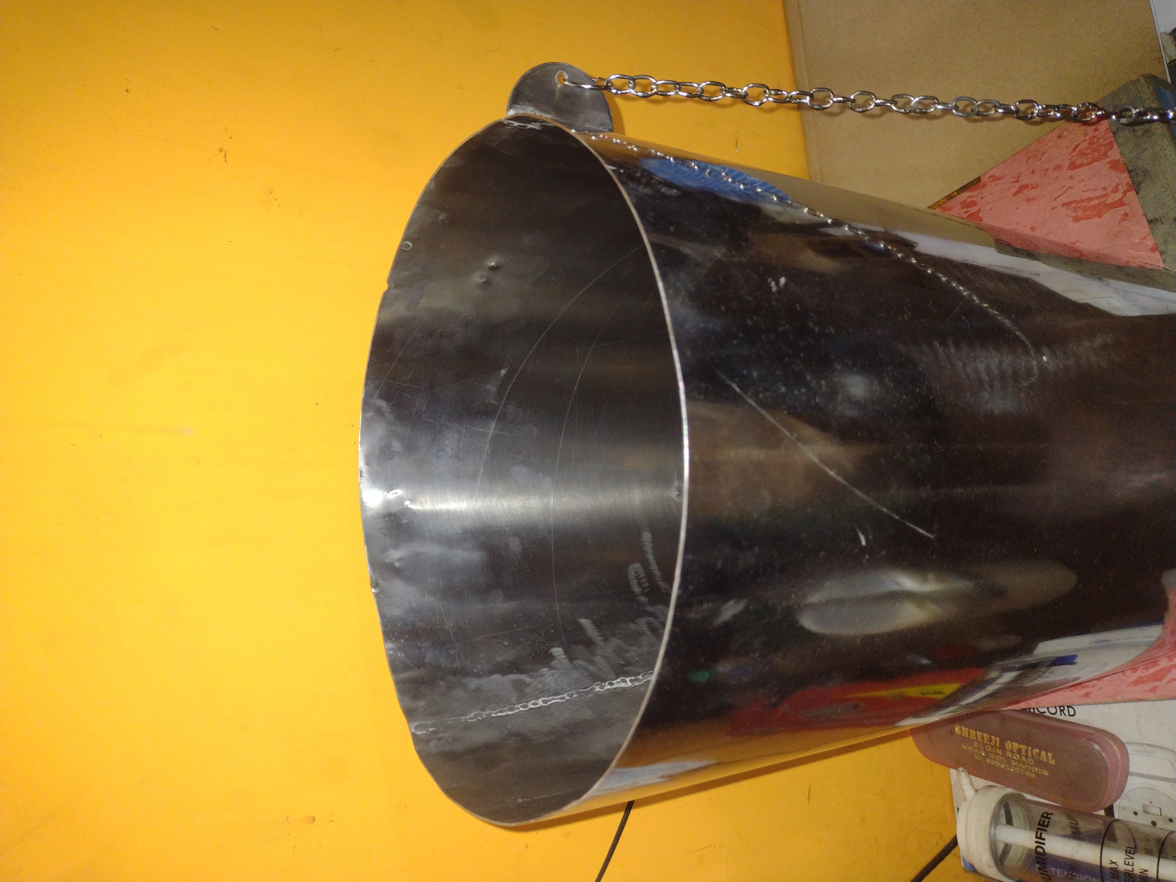 Ss 304 Stainless Steel Dust Bin - Diameter 250 Mm, Length 400 Mm, Thickness 0.7 Mm | Efficient Waste Collection With 1 Meter Ss Chain