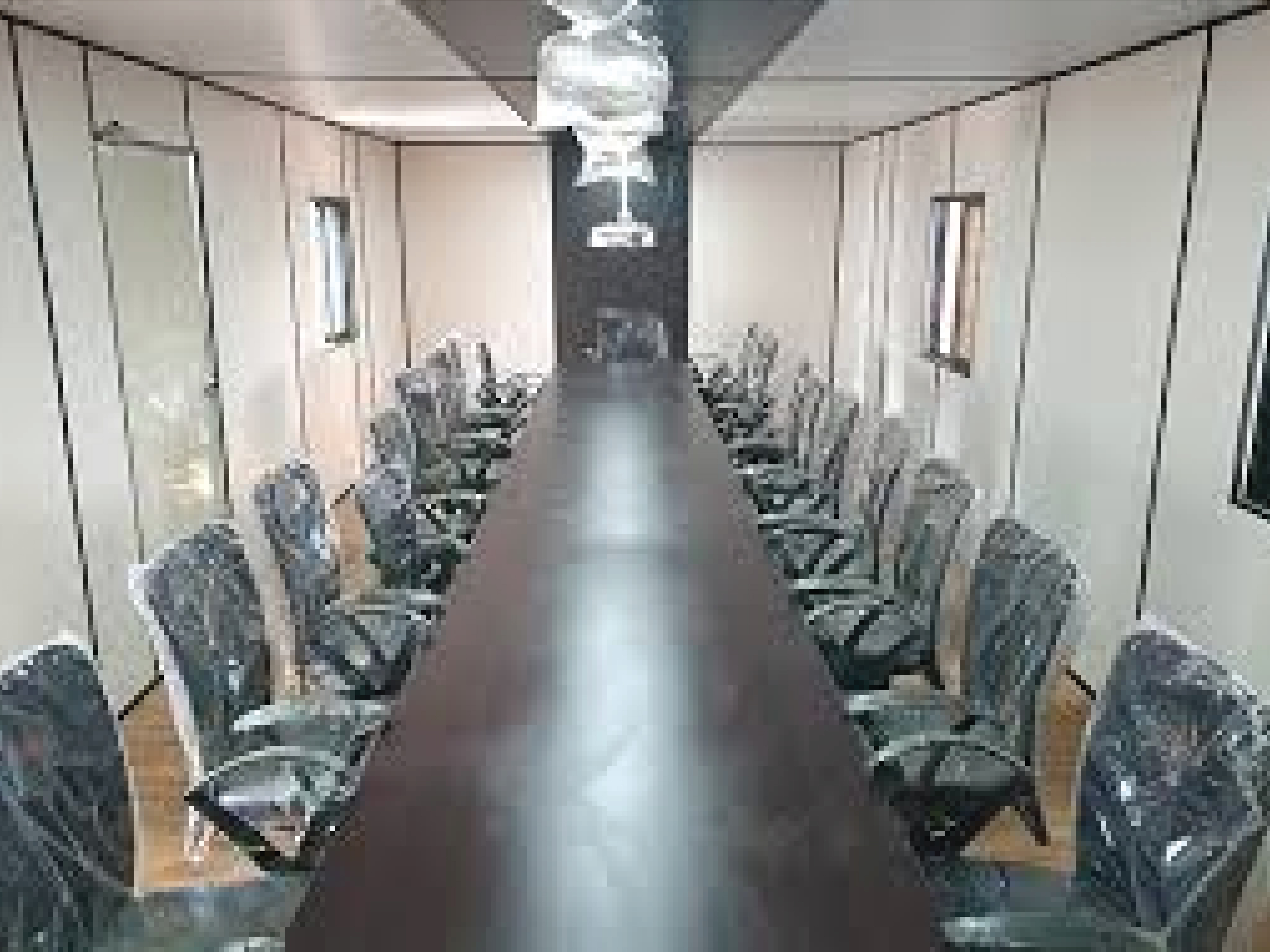 Conference Room Portable Container Capacity: 2000 Kg/hr