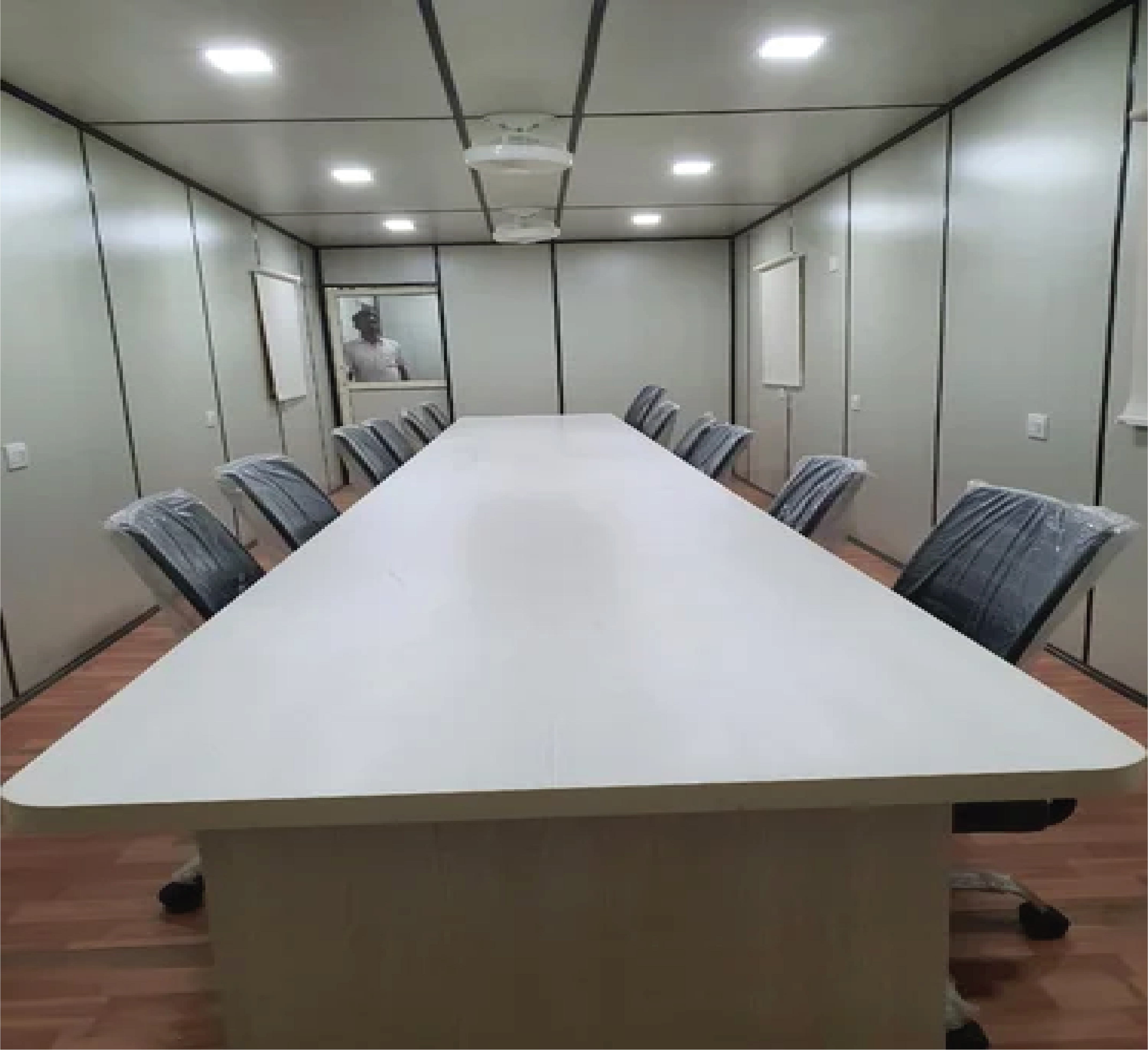 Conference Room Portable Container Capacity: 2000 Kg/hr