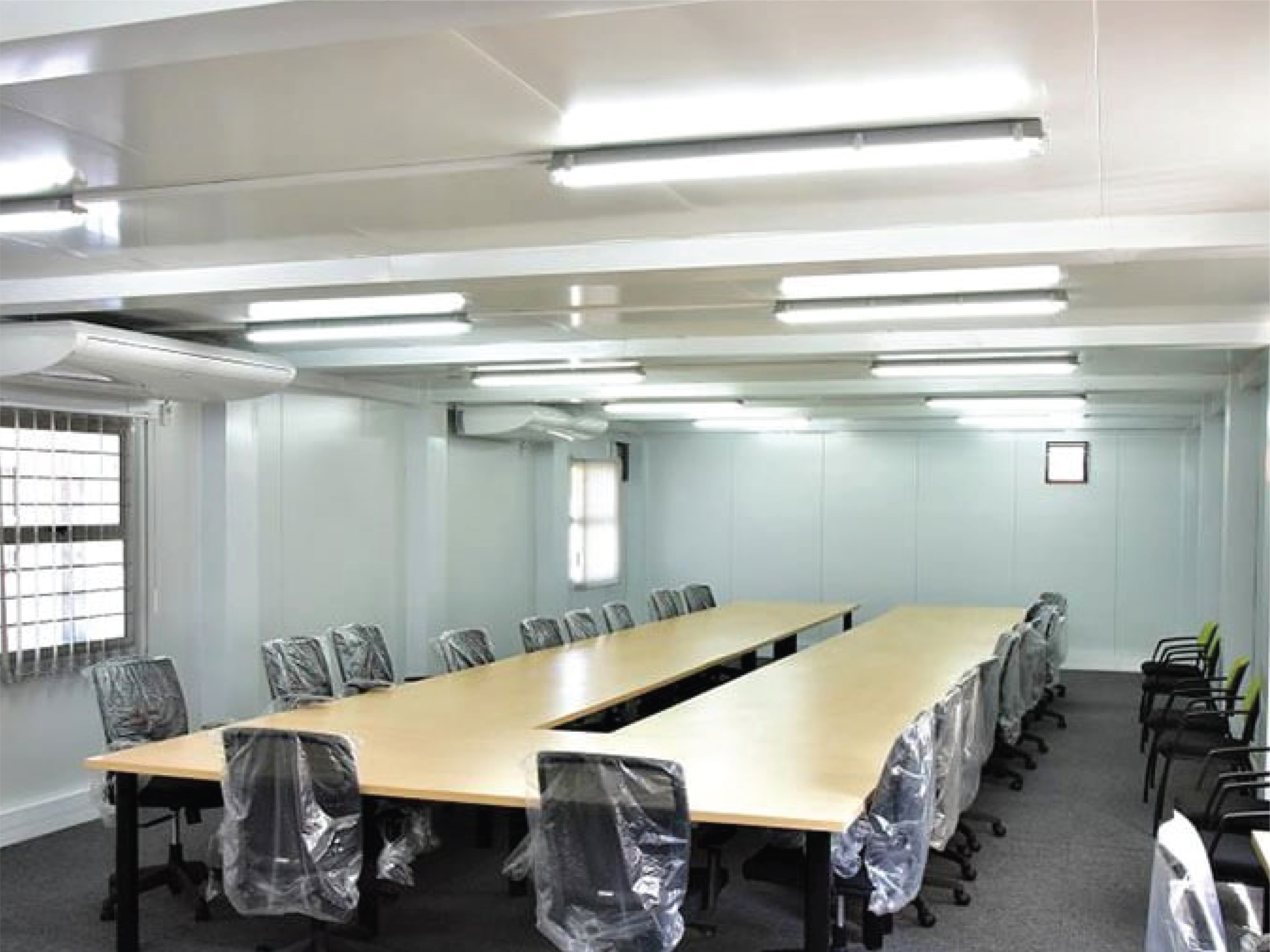 Conference Room Portable Container Capacity: 2000 Kg/hr