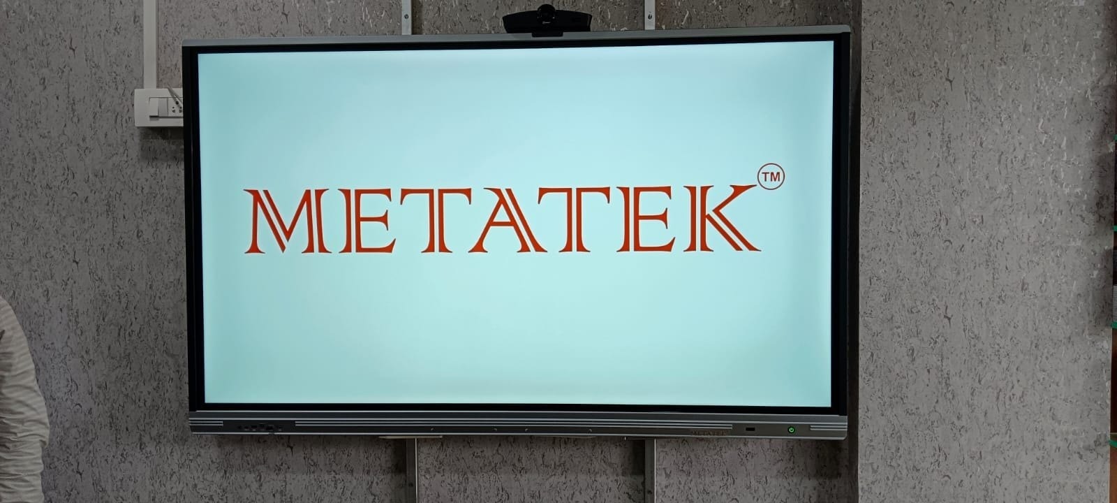 Use Large Screen Metatek 110 Inch 4k Uhd Interactive Panel