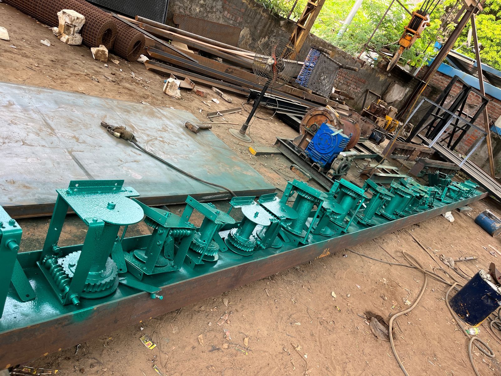 Worm Gear Winch Machine - Power Source: Hand