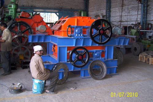 Toothed Double Roll Crusher - Durable Metal Build With 380v Electric Power | High Efficiency, Automatic Operation, Minimum Maintenance, Suitable For Industrial Applications