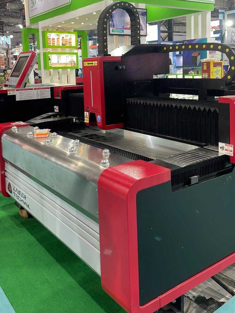 Fiber Laser Cutting Machine - High-speed Precision For Steel & Aluminium , Automatic Operation With 24-hour Capacity And One Year Warranty