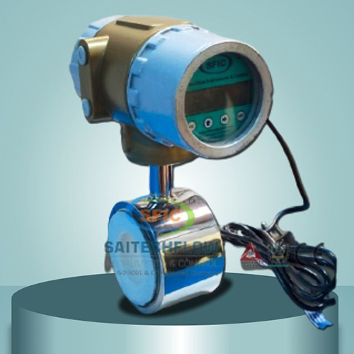 Sandwich Type Electromagnetic Flow Meter - Accuracy: High %