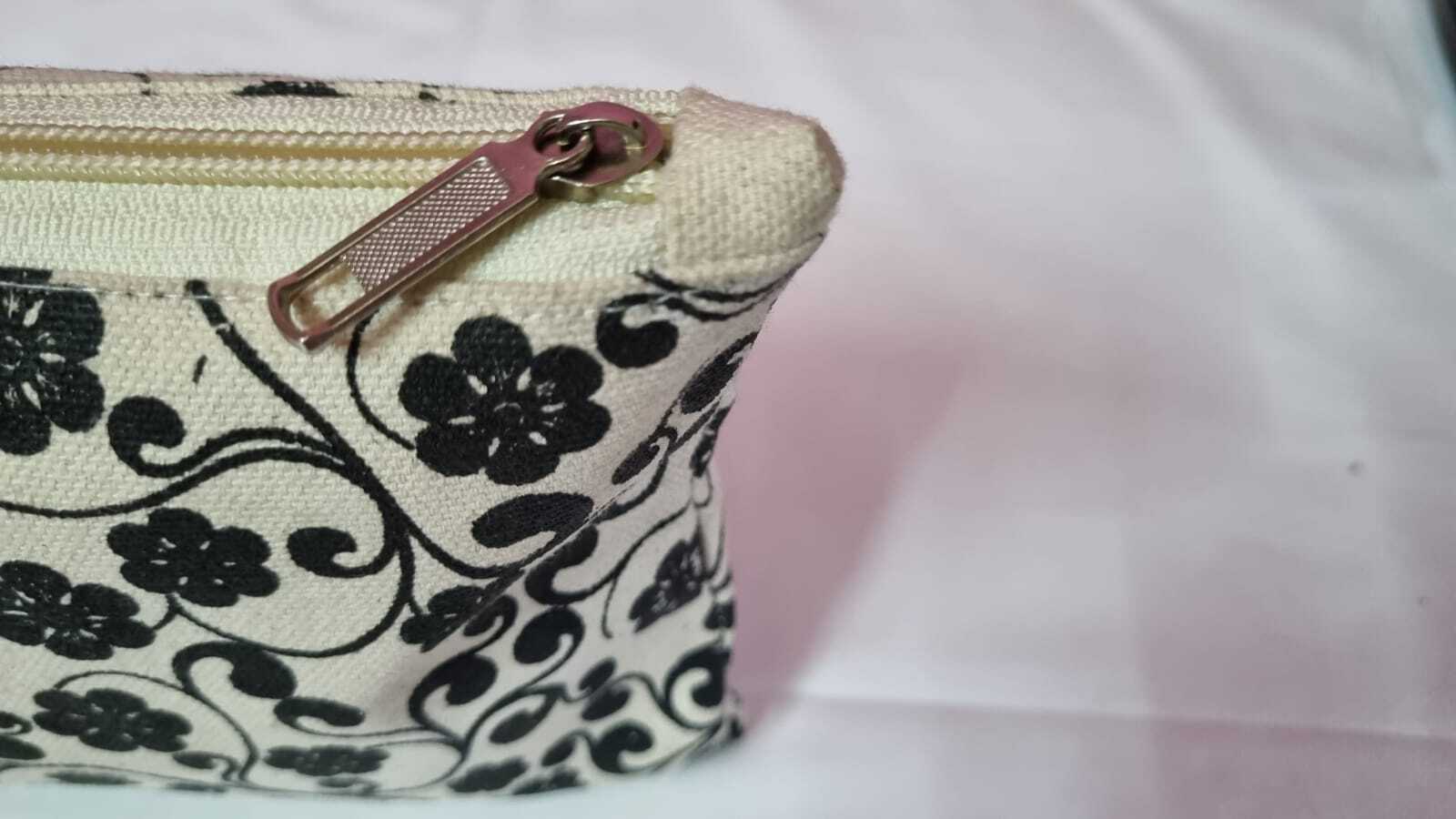 Printed Cotton Canvas Pouch Bag - Cotton Canvas, 7x5 Inches, White - Chic Printed Design For Easy Organization And Durable Everyday Use