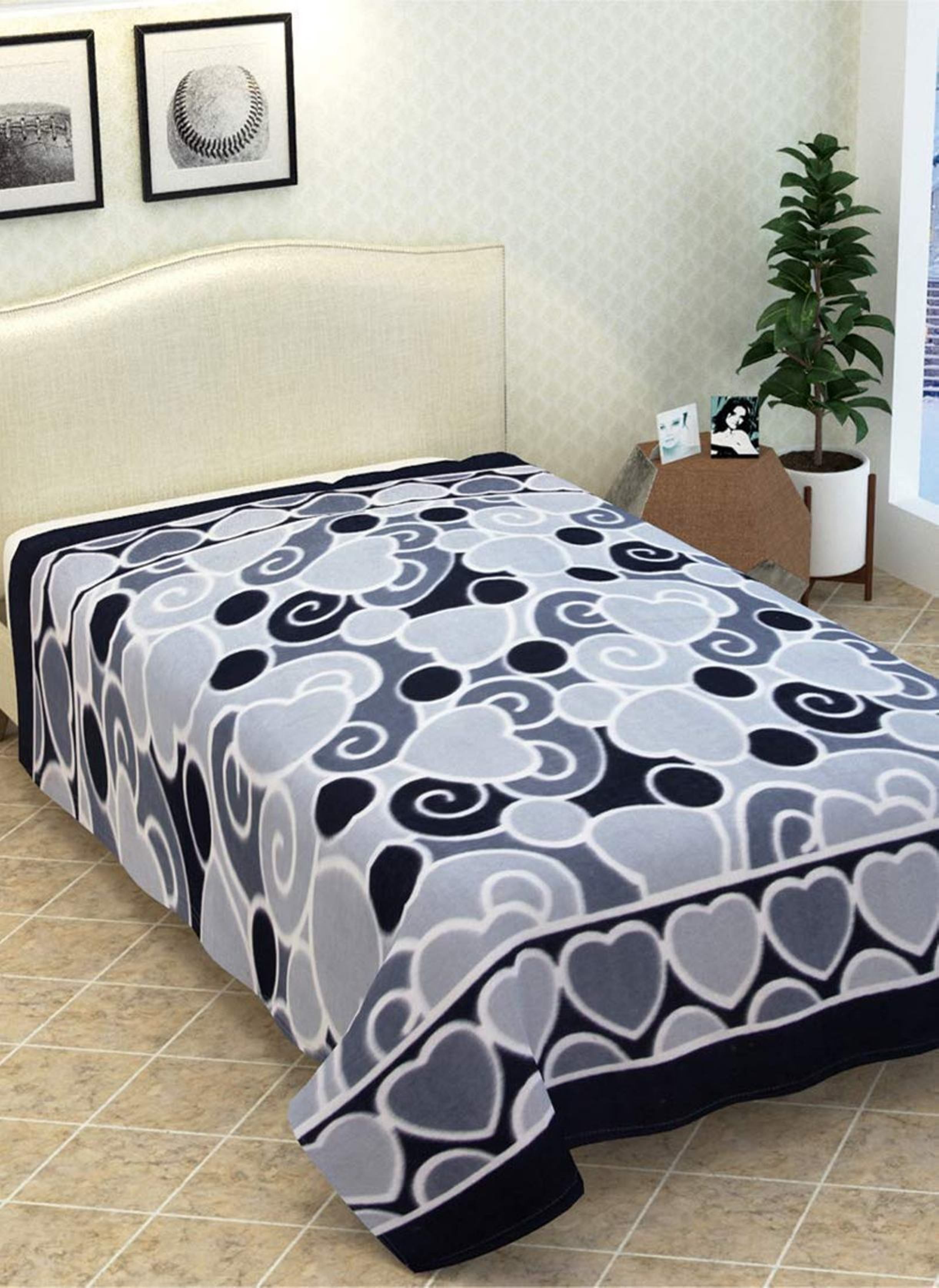Printed Polar Blankets Medium Size 70x90 Inches 500 Gram - Soft Fleece Material, Multi-color Printed Design, Ideal For Bedding & Travel