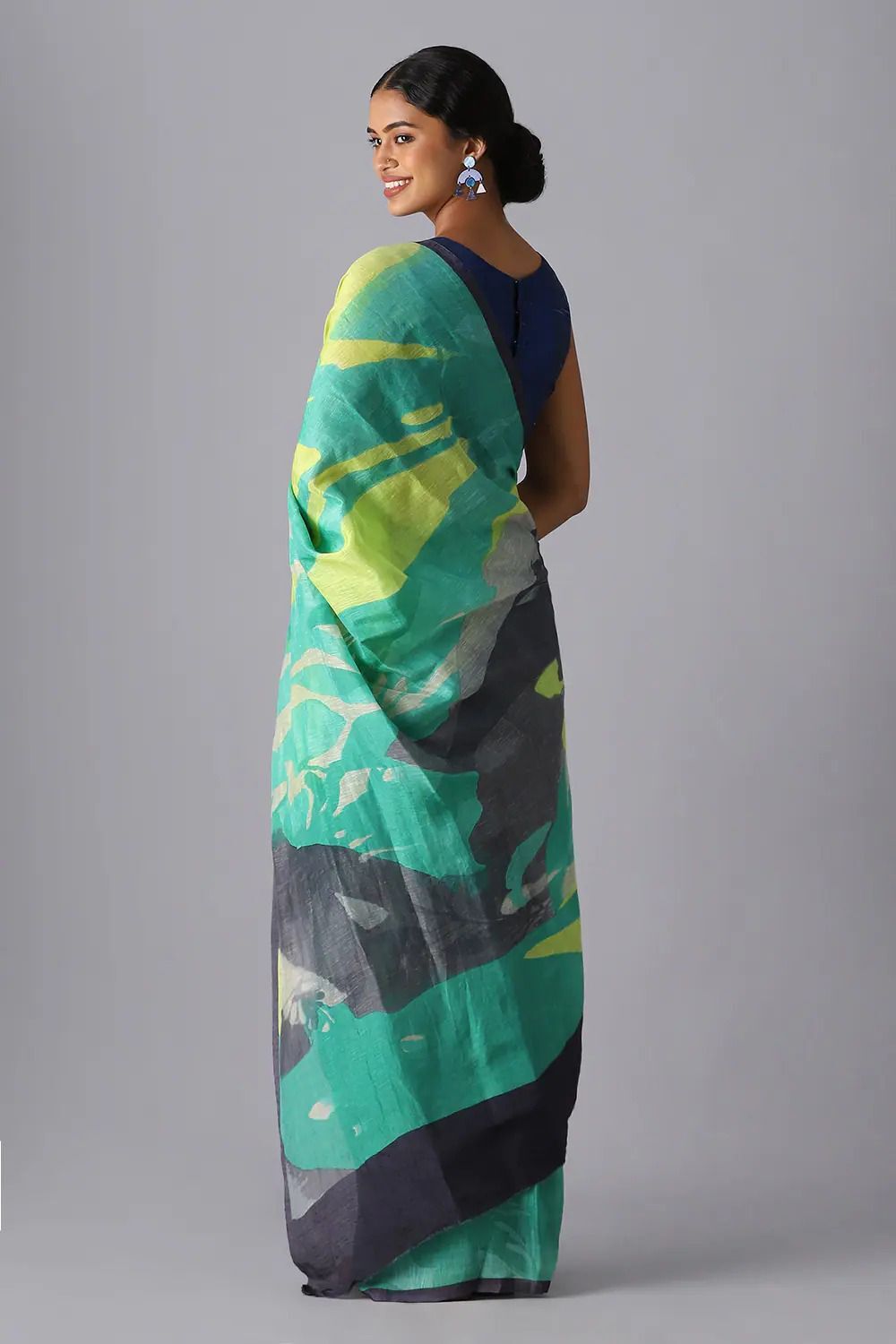 Linen Sarees For A Stylish Look