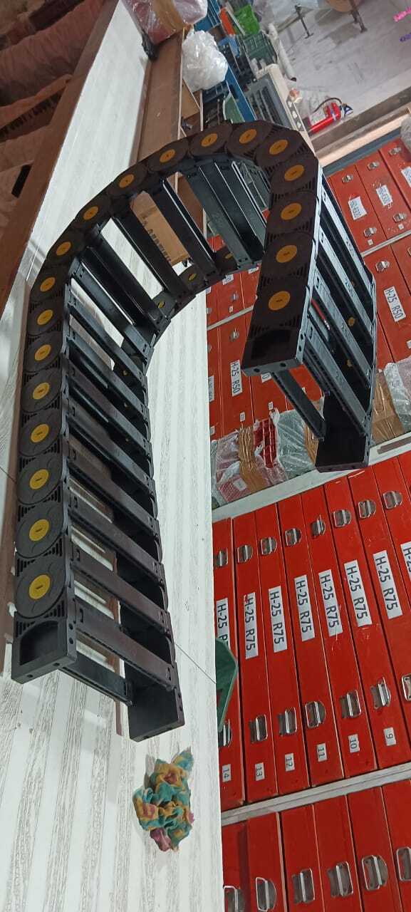 Cable Drag Chain 60x250 Semi Closed Type - Application: Construction