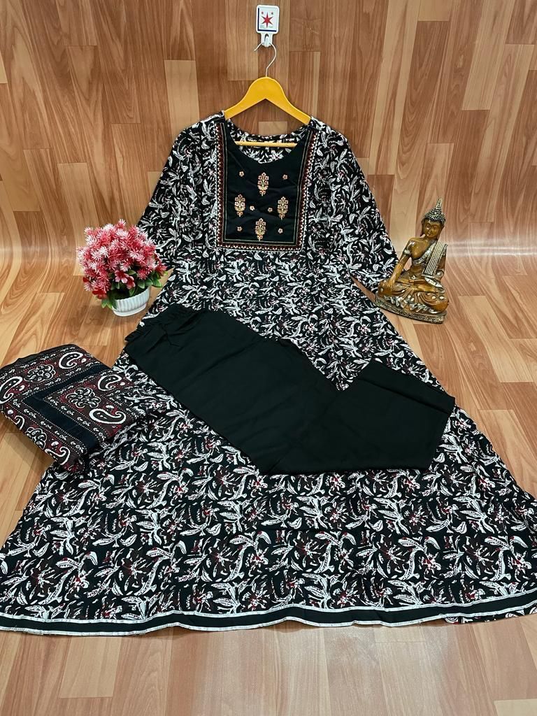 Trending Kurti - Cotton, 52 Inches, Black, 3/4 Sleeves, Dupatta Included | Elegant Design, Comfortable Fabric, Stylish Pattern, Perfect Fit, Versatile Style