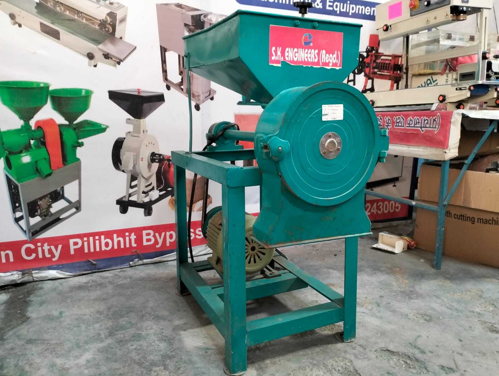 Domestic Atta Chakki Machine - Mild Steel, Automatic | Green Color, 30 Kg Production Capacity, 2 Hp Power, Stoneless Flour Pulverizer For Atta, Masala, Besan Grinding