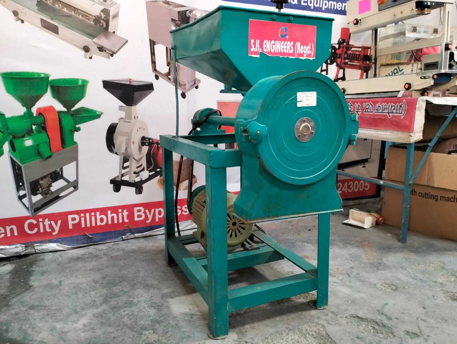 Domestic Atta Chakki Machine - Mild Steel, Automatic | Green Color, 30 Kg Production Capacity, 2 Hp Power, Stoneless Flour Pulverizer For Atta, Masala, Besan Grinding