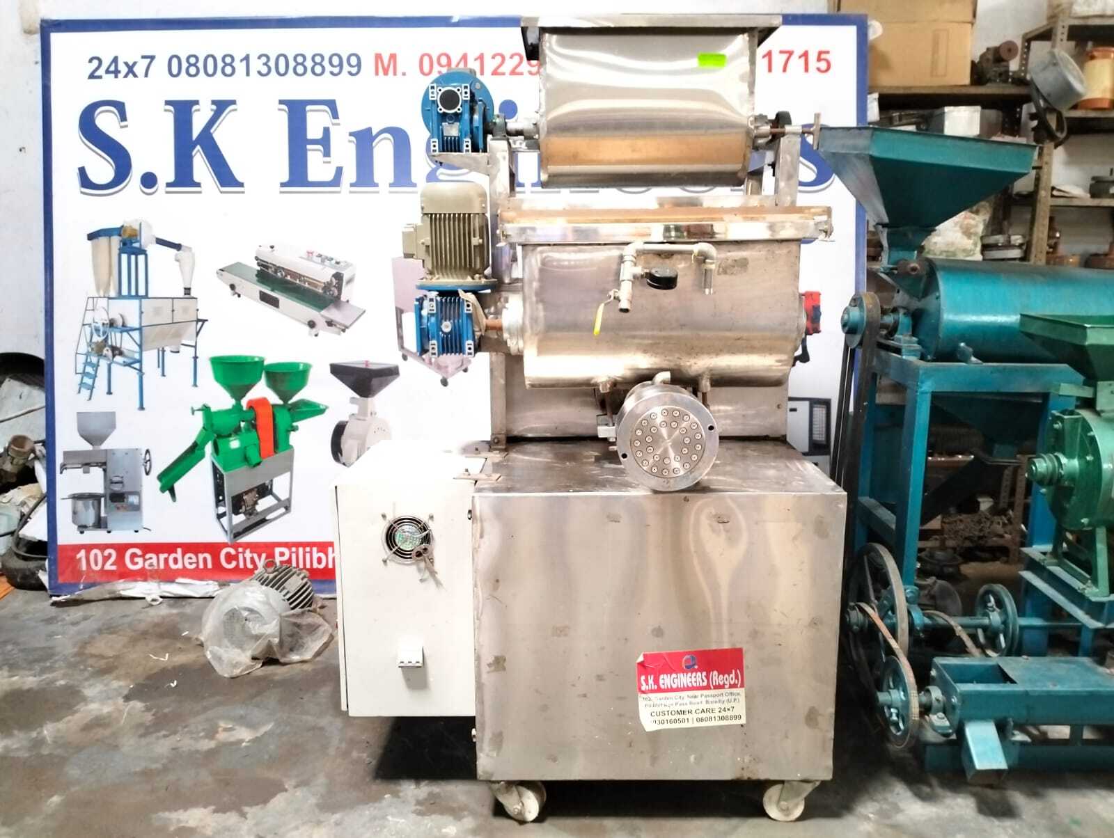 Macaroni And Pasta Extruder - Stainless Steel, 100 Kg/h Capacity | Automatic Operation, Low Noise, Eco-friendly