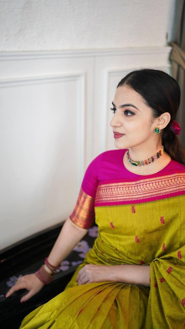 Trending Silk Saree - Soft Silk, Elegant Design, Vibrant Color | Alluring, Comfortable, Stylish, Versatile, Festive, Lightweight, Graceful