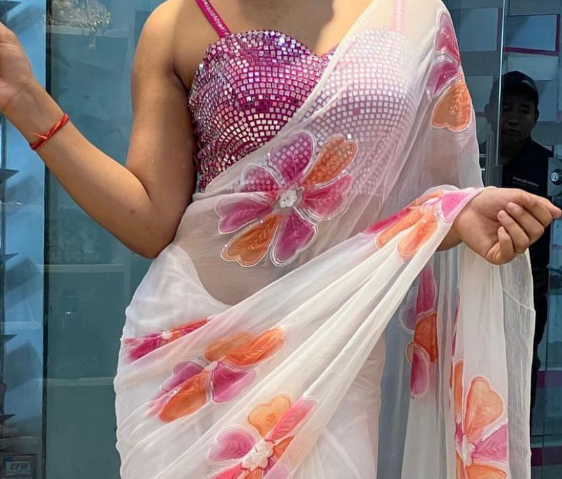 Georgette Digital Printed Beautiful Saree - Elegant & Flowing, Alluring Design With Exquisite Patterns, Soft & Lightweight Fabric For All-day Comfort