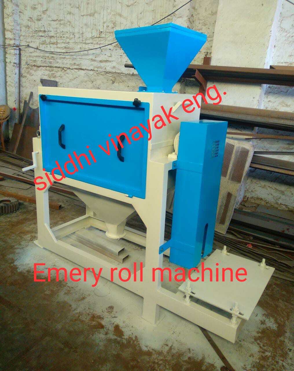 Semi Automatic Emery Roll Machine - Stainless Steel 1 To 4 Ton Per Hour Capacity | High Efficiency Manual Control Scourer Cleaning System