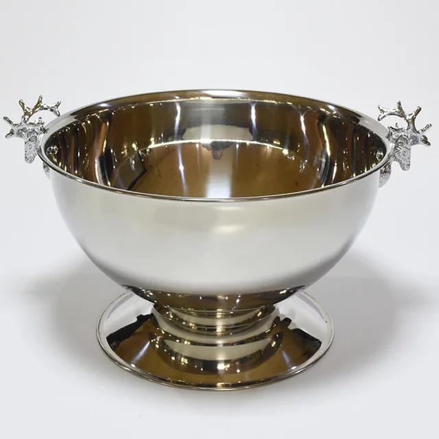 Trays And Dishes - Color: Silver