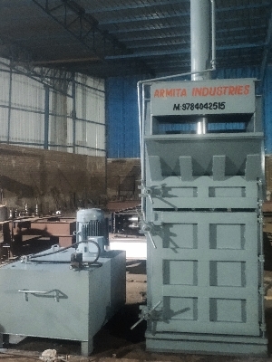 Blue Hydraulic Baling Machine