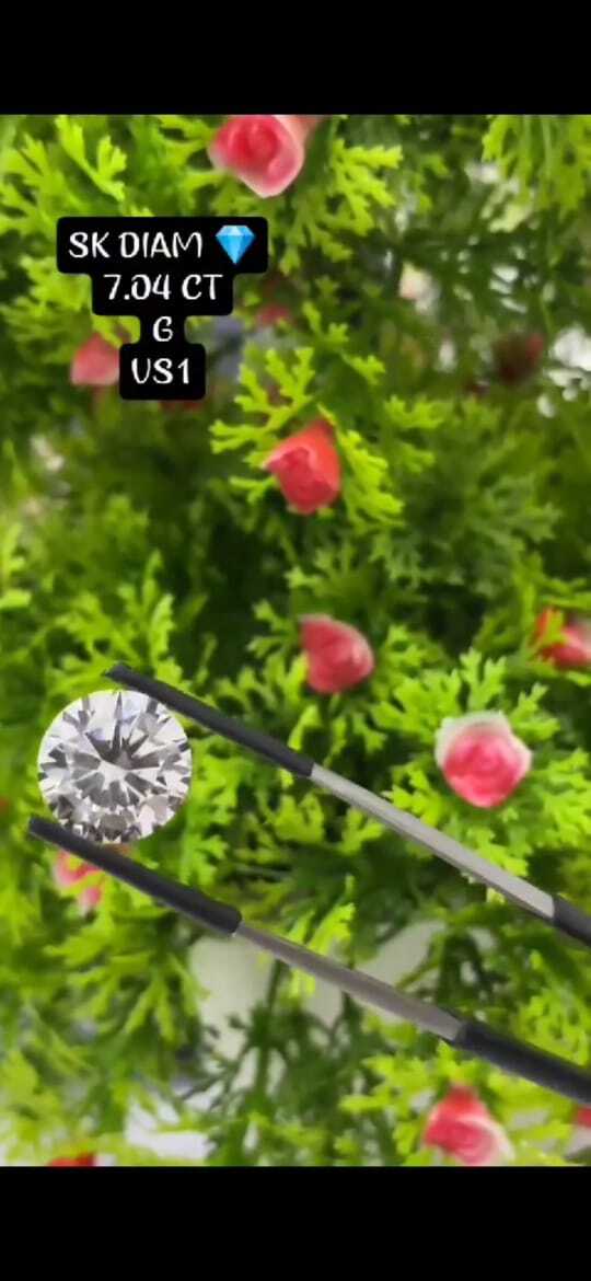 Round Diamond Lab - 7.04 Ct Vs1 Ideal Cut Diamond | Polish Enhancement, Superior Clarity