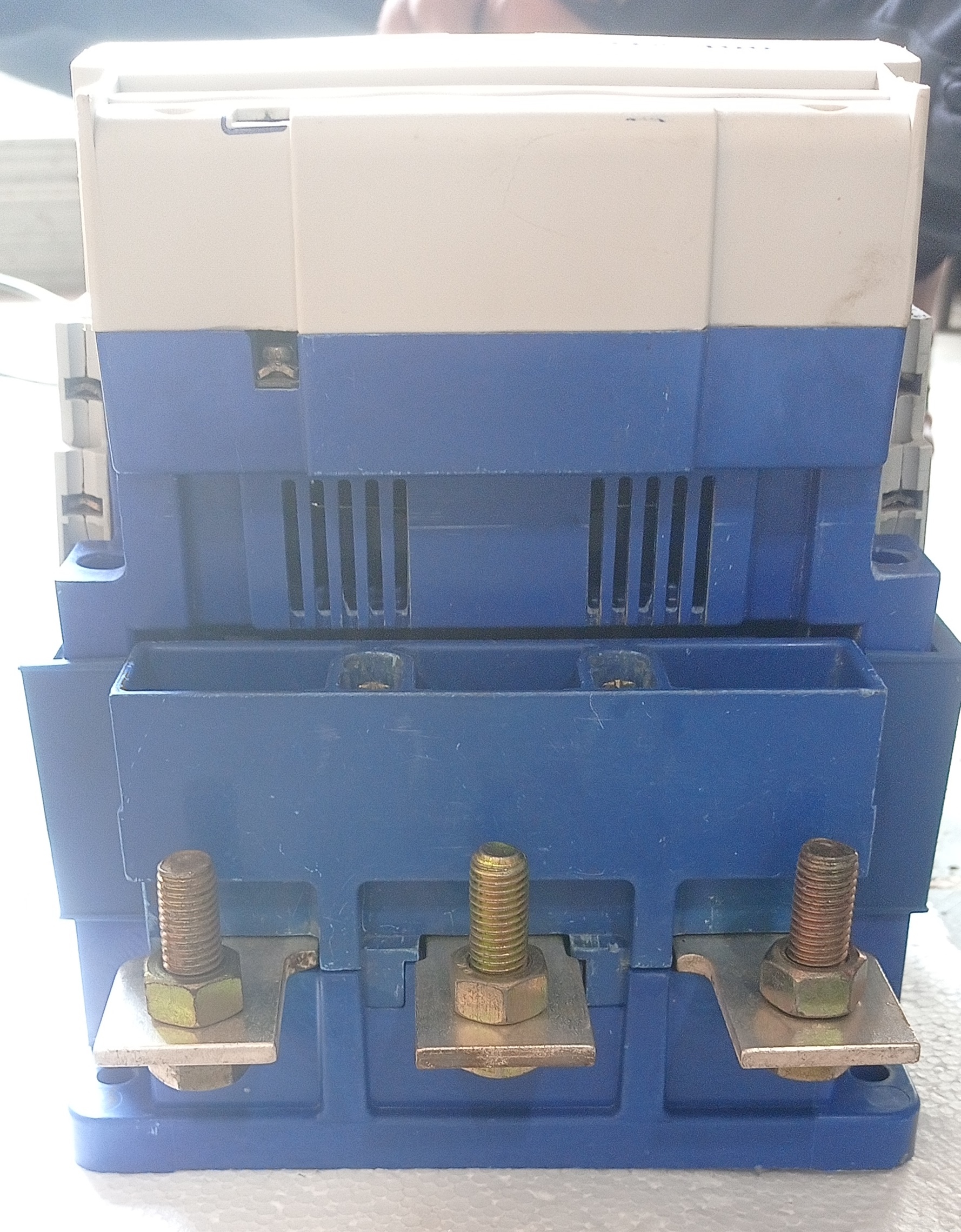 Lt Mnx-400 Contactor - Electric Contactor, 3-pole, 400a, 2no + 2nc Auxiliary Contacts, 220v Ac, 50-60hz, Refurbished Quality