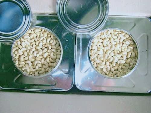 Cashew Nut - Edible Kernel With Two Shells | Golden Color, Common Cultivation, Standard Size, Elongated Shape, Dried Style, Food Grade