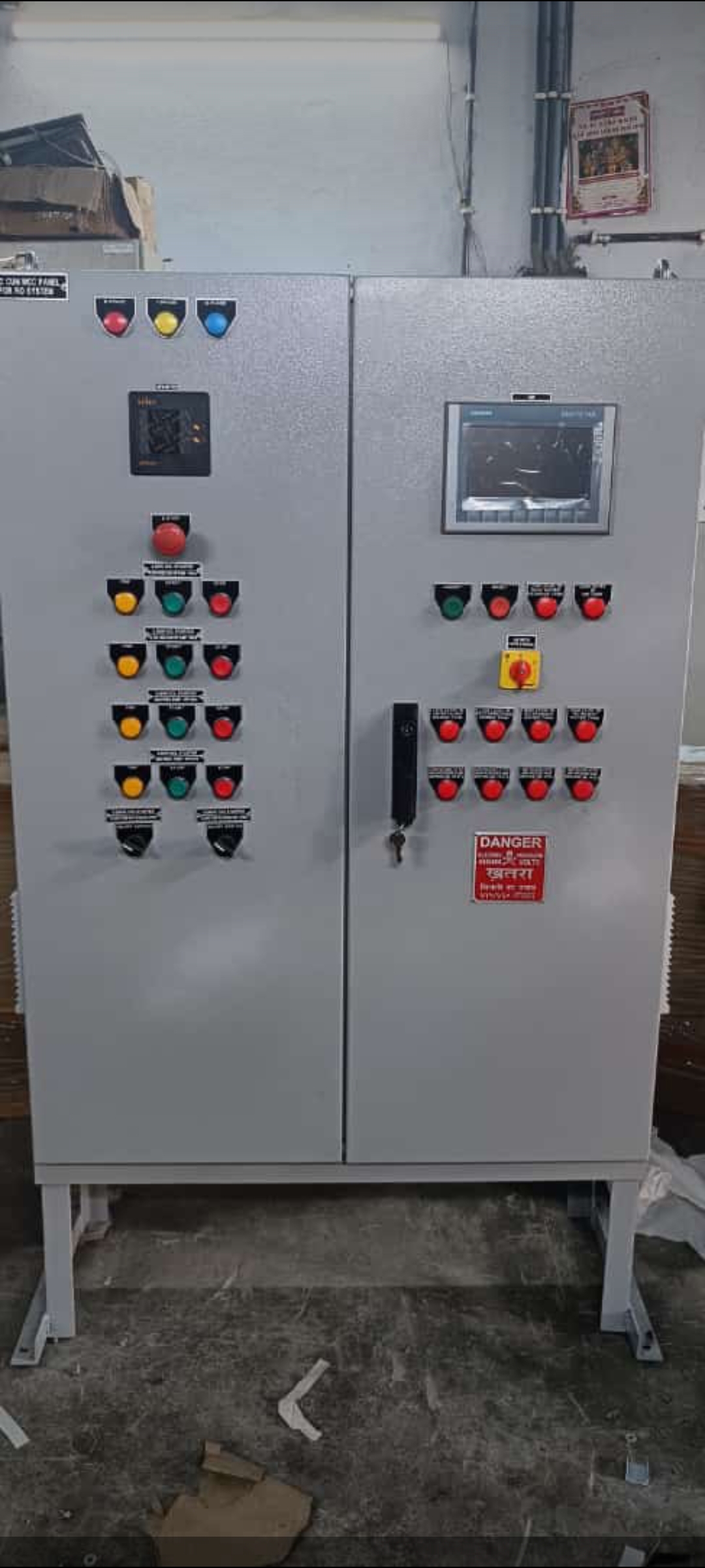 Plc Control Panel - Mild Steel, White Color | Ip65 Protection, 690v Rated Voltage, Powder Coated Finish, 50mhz Frequency