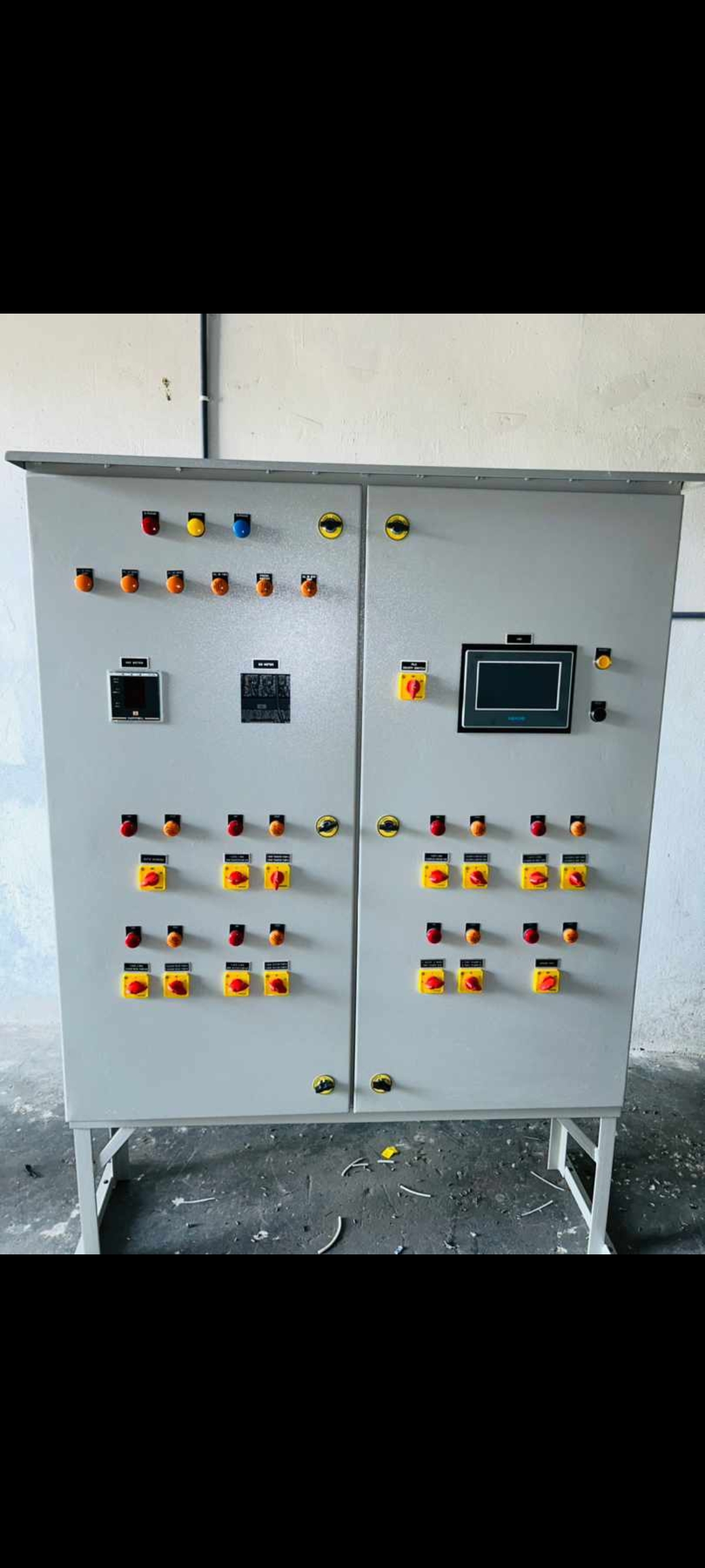 Plc Control Panel - Mild Steel, White Color | Ip65 Protection, 690v Rated Voltage, Powder Coated Finish, 50mhz Frequency