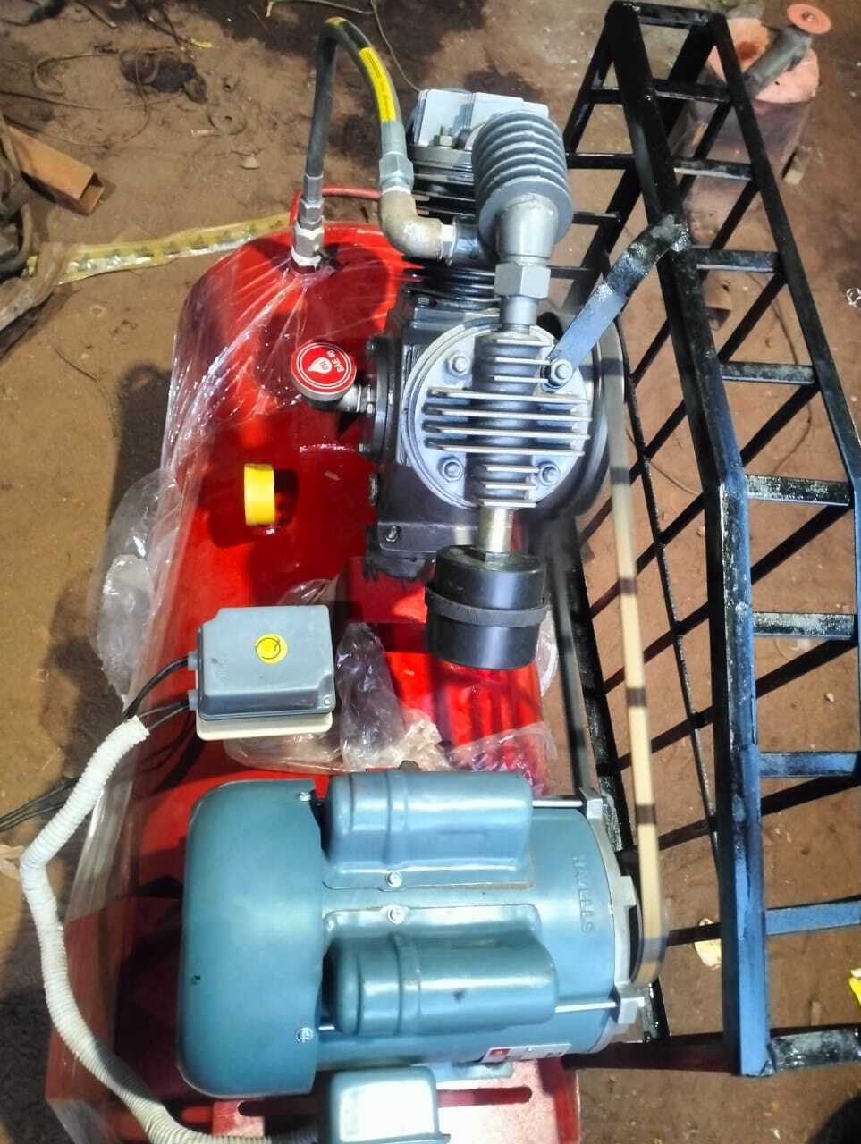 5 Hp Air Compressor - Ms, Standard Size, 70kg/cm2 Discharge Pressure | Electric Power Source, Automatic Operation, Air Cooled, 120cfm Flow Rate, 1 Year Warranty
