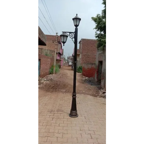 विभिन्न रंग के एल्युमिनियम डेकोरेटिव लाइट पोल