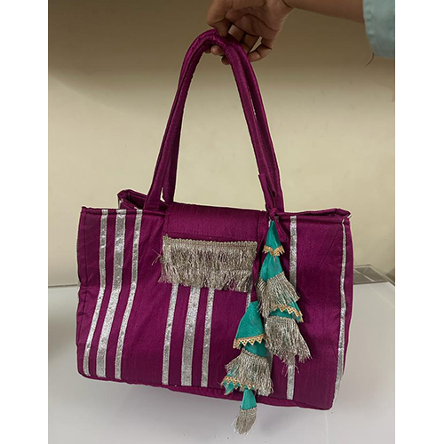 Ladies Pink Silk Bag - High-quality Silk, Customizable Size Options , Modern Design With Multiple Color Choices