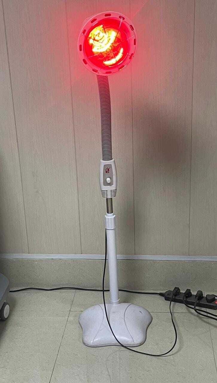 Tnt Infra Red Light Heat Lamp With Stand For Physiotherapy