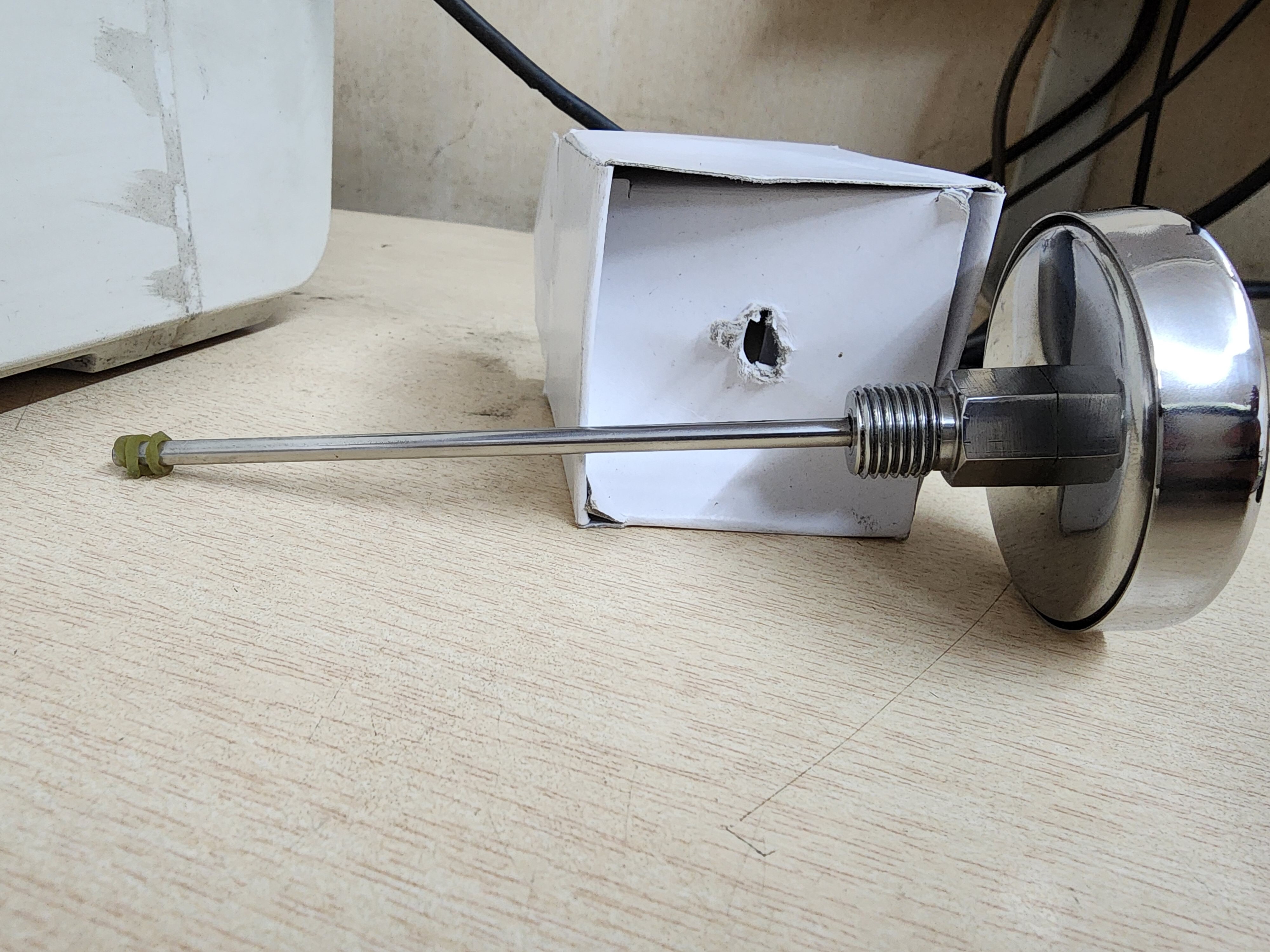 Metal Temperature Gauge - Accuracy: A 1.6% Psi